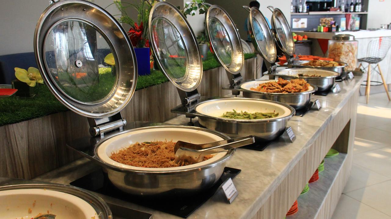 Ibis Styles Jakarta Mangga Dua Square Zewnętrze zdjęcie