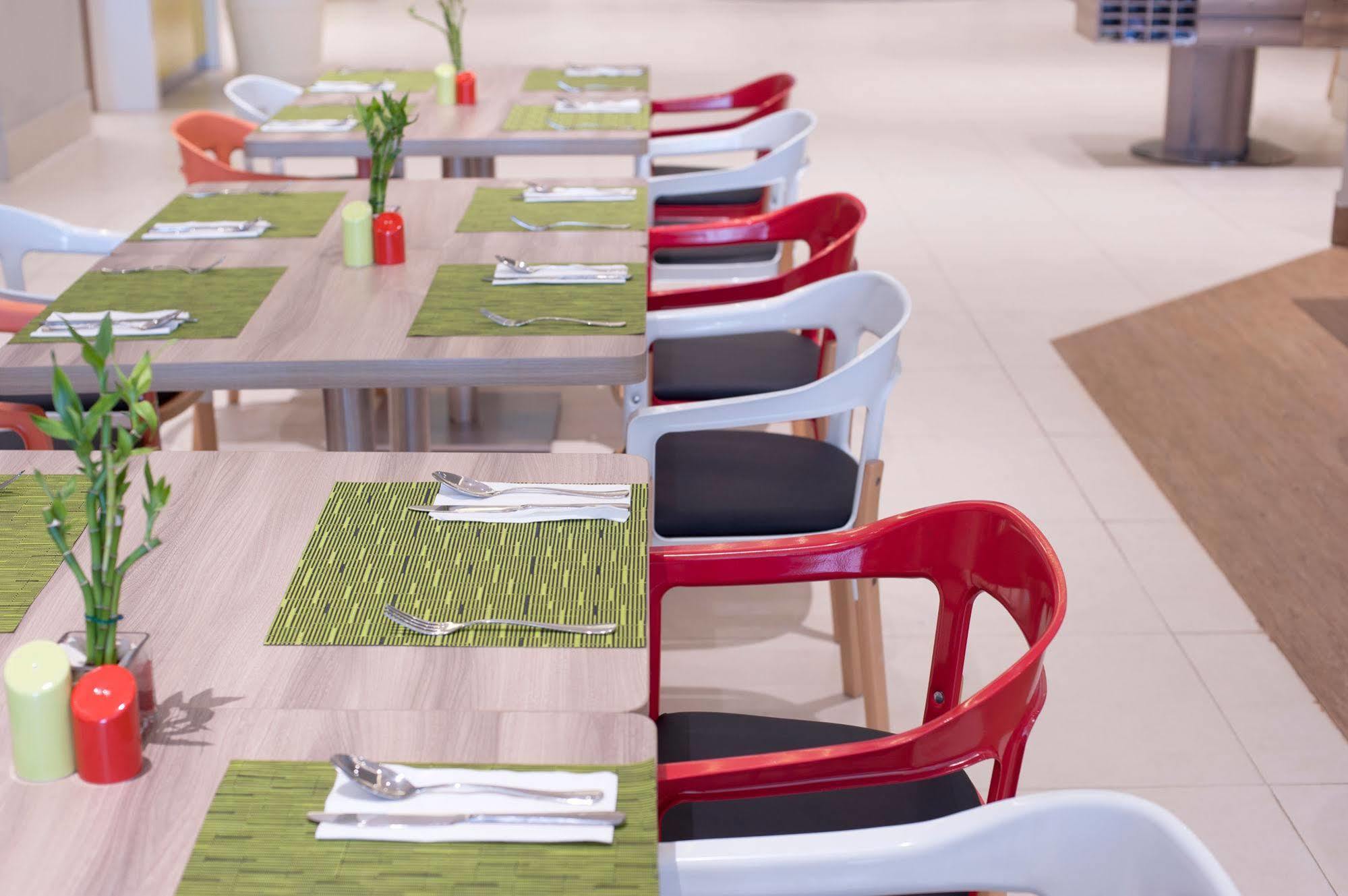 Ibis Styles Jakarta Mangga Dua Square Zewnętrze zdjęcie